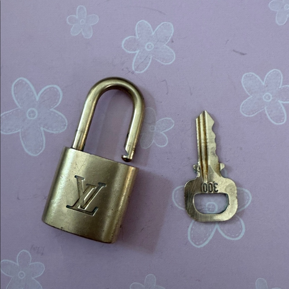 Louis vuitton brass lockset #300